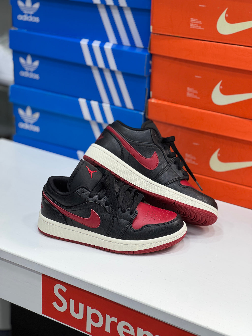 Jordan Low Roja Negro