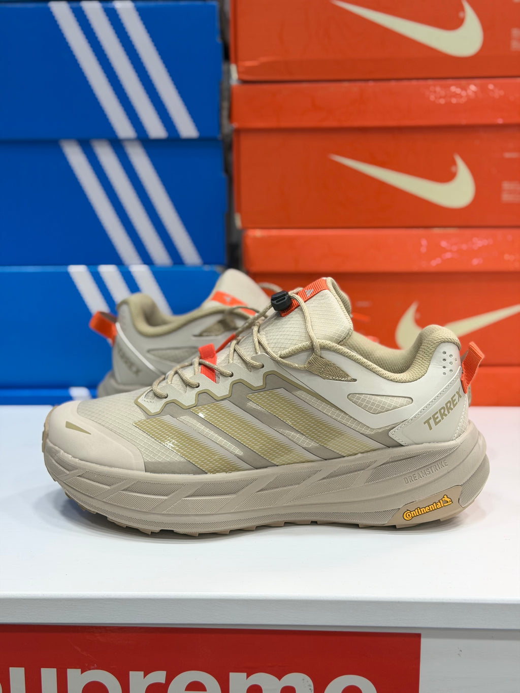 Adidas terrex continental