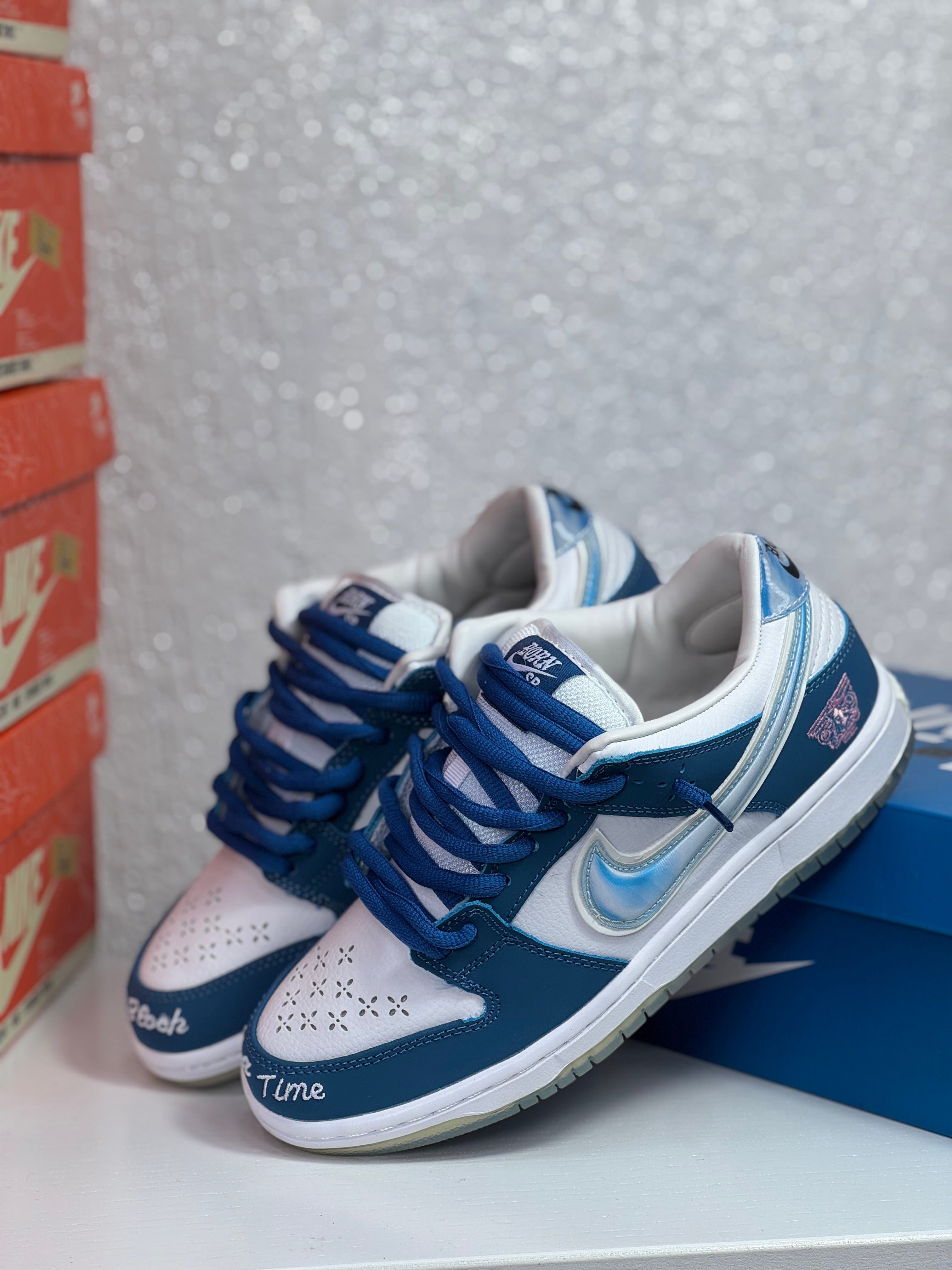 SB DUNK LOW BORN x RAISED
