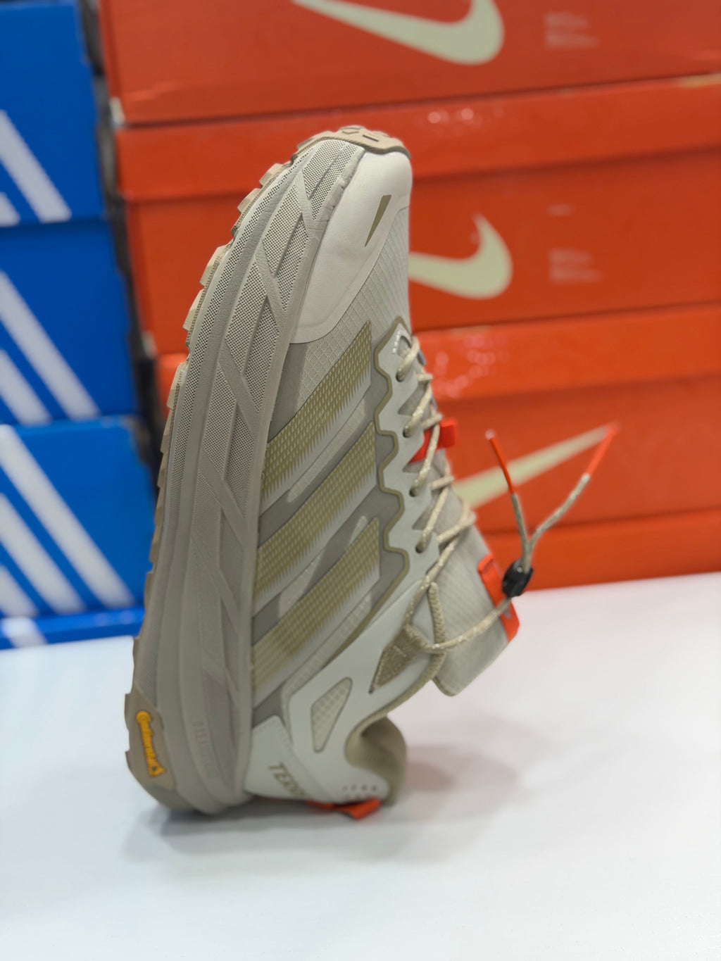 Adidas terrex continental
