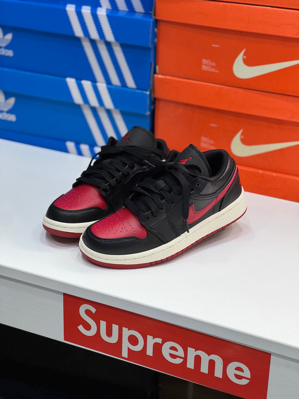 Jordan Low Roja Negro