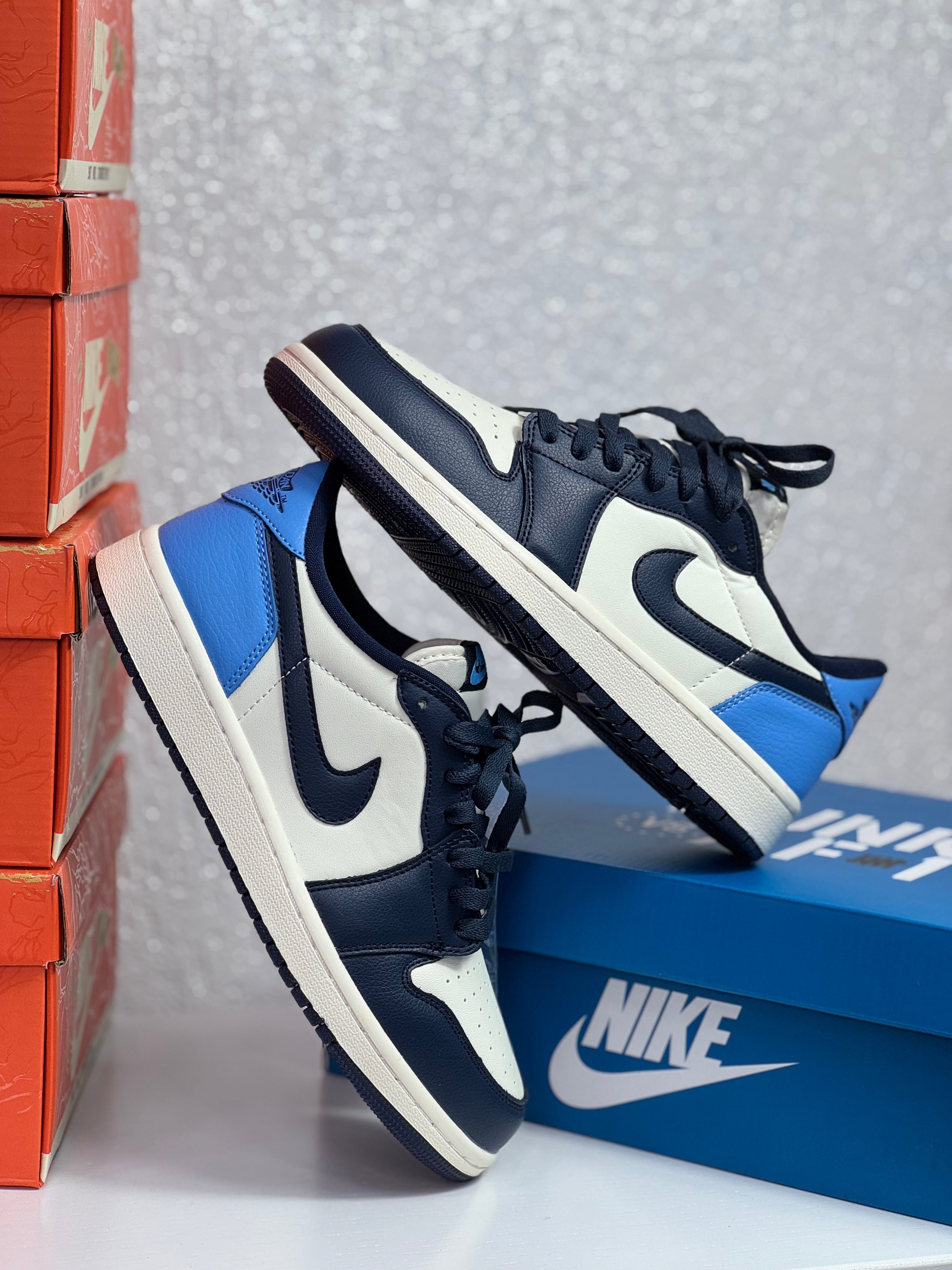 JORDAN 1 LOW AZUL
