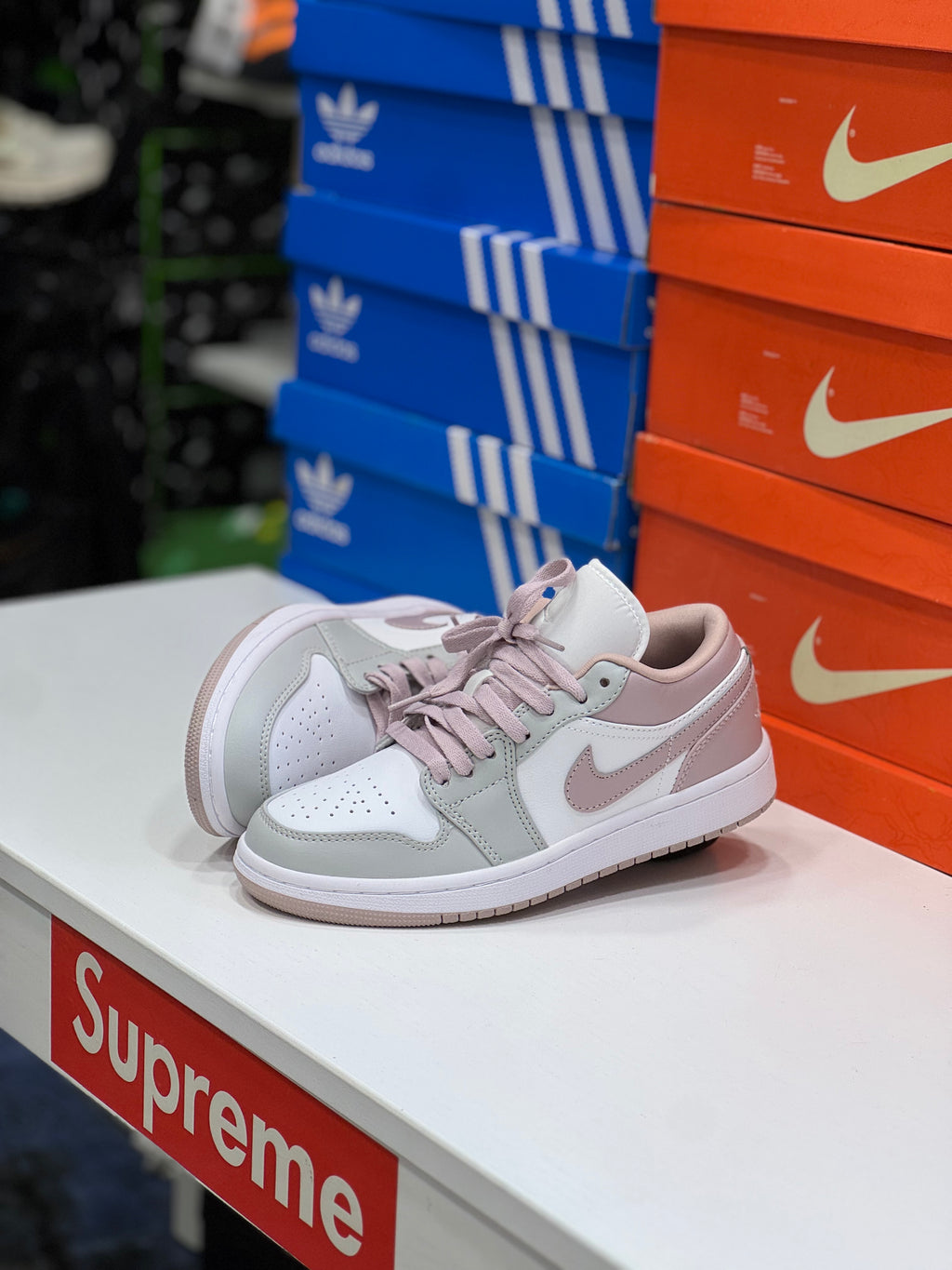 Jordan Low gris Rosada