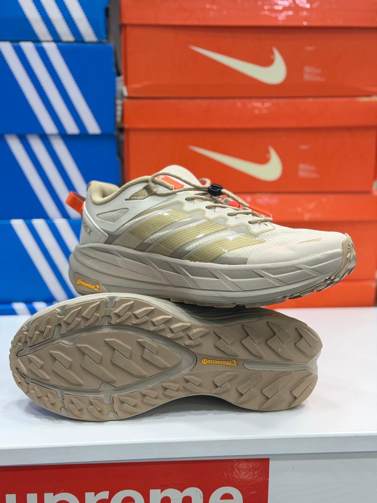Adidas terrex continental