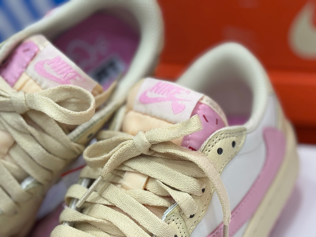 Travis Scott Jordan 1